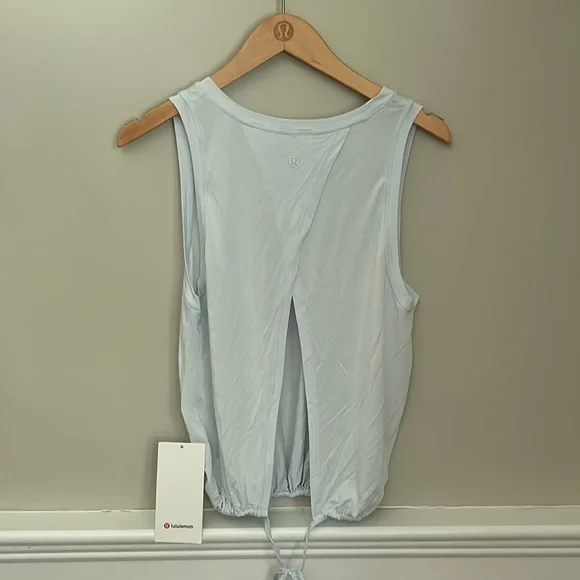 NWT Lululemon Calm and Serene Tank Sz 4 Pale Blue Open Tie Back - Picture 3 of 9